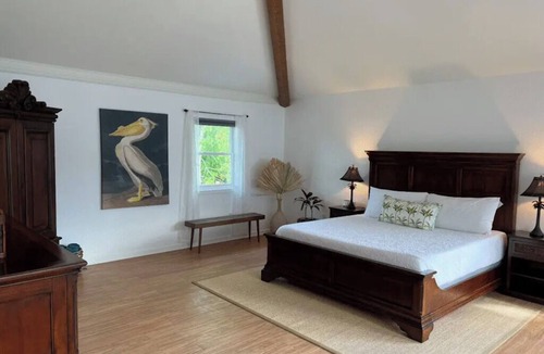 Rehoboth Beach Hotel | Lighthouse Room — Mar Bella’s Grandest, Most Private Luxury Retreat