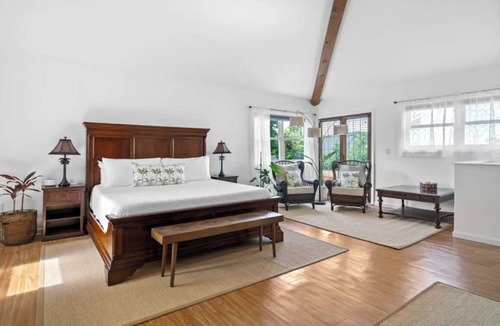 Rehoboth Beach Hotel | Lighthouse Room — Mar Bella’s Grandest, Most Private Luxury Retreat