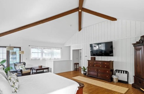 Rehoboth Beach Hotel | Lighthouse Room — Mar Bella’s Grandest, Most Private Luxury Retreat