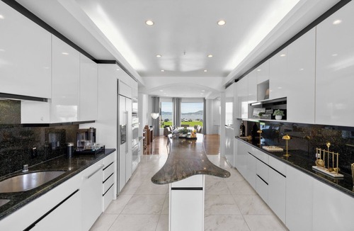 Marina District House | Located on Marina blvd
