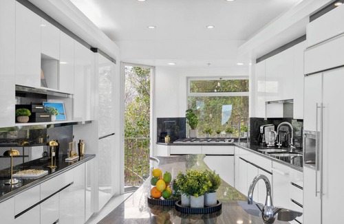 Marina District House | Located on Marina blvd