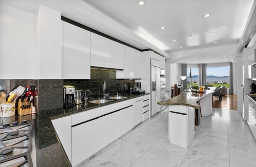 Marina District House | Located on Marina blvd