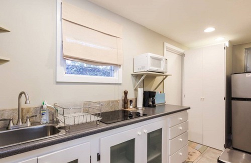 Enchanted Lake Apartment | Loft In Kailua - Spacious with Parking, Internet and minutes to Kailua Beach!