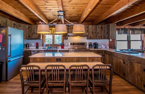 Jackson House | Log Cabin Overlooking Black Mtn and Near Story Land