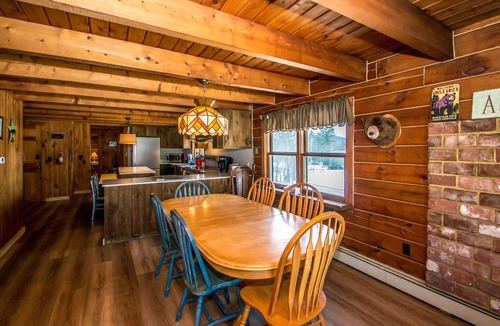 Jackson House | Log Cabin Overlooking Black Mtn and Near Story Land