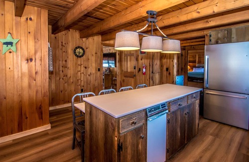 Jackson House | Log Cabin Overlooking Black Mtn and Near Story Land