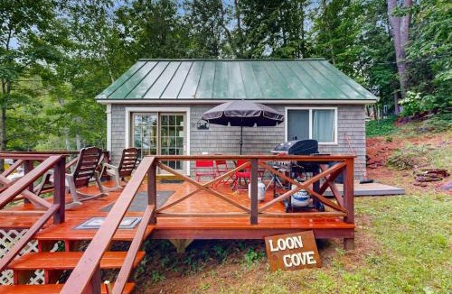 Oakland House | Loon Cove