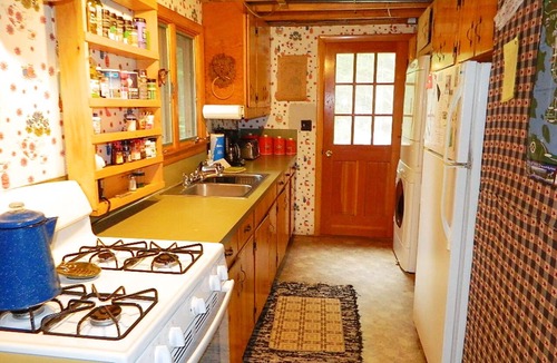 Rangeley Plantation House | Loon Landing - Rustic cabin on Mooselookmeguntic Lake. Very Private!