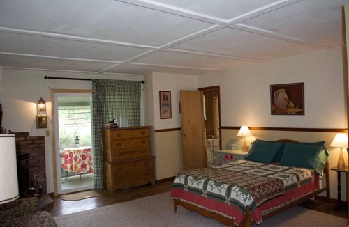 Brant Lake Cottage | Lovely 3-bedroom cottage in Beautiful Brant Lake getaway