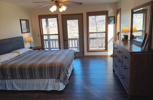 Flippin House | LOWEST SUMMER RATES ON WHITE RIVER W/2 SLIP COVERED BOAT DOCK! GREAT FISHING!
