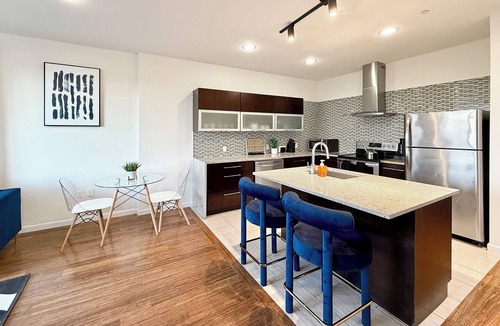East Orange Apartment | Luxe 2BR Master Suite Near NYC