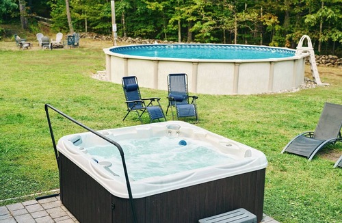 Cairo Cabin | Luxe Catskills Mountain Cabin Private Pool Hot Tub, Fire Pit, Pond, Dog-friendly