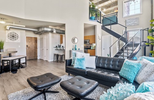 Home Park House | Luxury 2-Bd in the Heart of Atlantic Station/Dining, Shopping & Entertainment