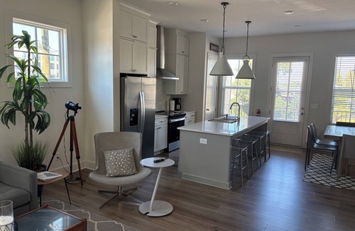 Westside House | Luxury 2 bedroom townhome in the heart of the bustling west midtown Atlanta