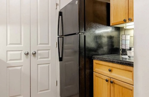 Lindridge-Martin Manor Apartment | Luxury - 2BR - Buckhead Retreat - Free Parking
