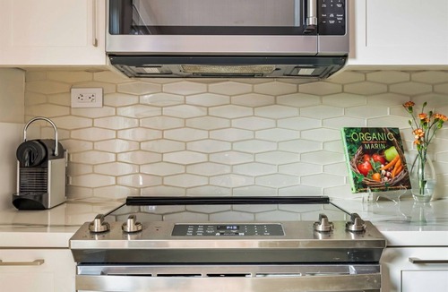 Richmond District Apartment | Luxury 3BR Flat near Golden Gate Park, Presidio & Beaches | 1 Gig WiFi