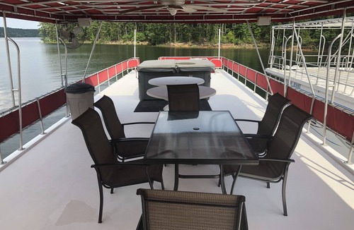 Arkadelphia Boat Rental | Luxury 75ft Houseboat w/Hot Tub, 30 min from Hot Springs, AR