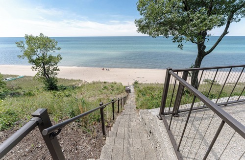 West Olive House | Luxury Lake Michigan Beach Cottage | Private Beach Access & Stunning Views