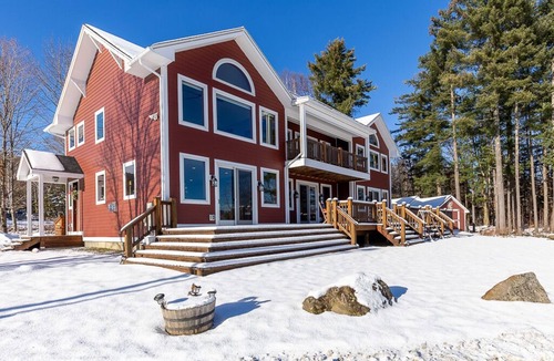 Chittenden House | Luxury Mountain Home with Hot Tub, Sauna & Views — Walk to Mountain Top Inn