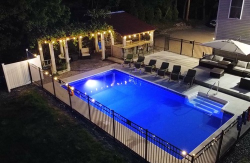 Tannersville House | Luxury Pocono Home Private Heated Pool Hot Tub 10Min to Camelback Resort