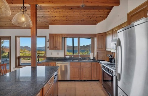 Diamond Point House | Luxury Retreat w Gorgeous Lake Views, Minutes to Marina, Beach & Dining