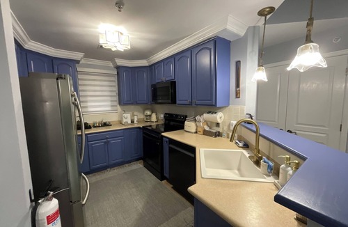 Vernon Condo | Luxury Romantic Gateway