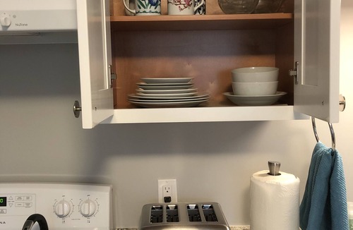 Cambrian Apartment | Luxury stay near Oakridge Mall for vacation/work