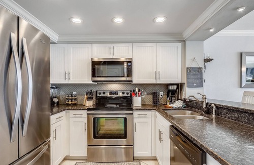 Holiday Isle Condo | Magnolia House 305 is a Luxury 2 BR with Free Beach Service by RedAwning