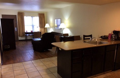 Hillcrest Hotel | Markham House Suites - Little Rock Medical Center