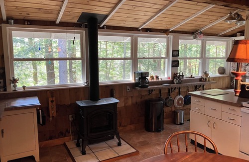 Lake Luzerne-Hadley Cabin | Memory Maker Cabin w private lakeside dock - 10 miles from Lake George