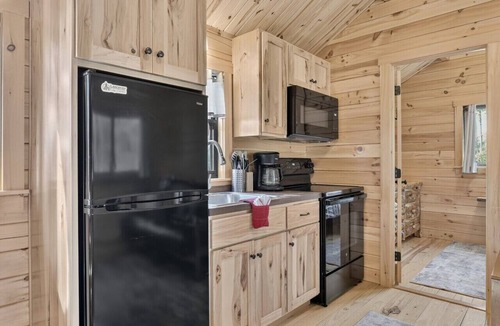 Middlebury Center Cabin | Middlebury Center Cabins w Pond, Trails & Views!