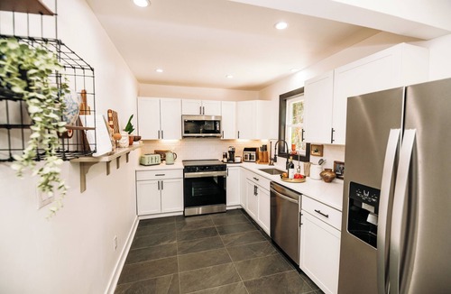 Pocono Summit House | Mins to Kalahari Resort! Creekside Family Chalet Hot Tub Game Firepit