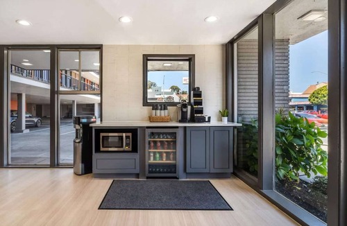 Cow Hollow Hotel | Minutes from Fisherman’s Wharf + Free Wi-Fi