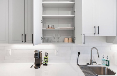 Northern Liberties Apartment | Modern 1-BD w/King Bed - Pier and Harbor Views! - Near Old City