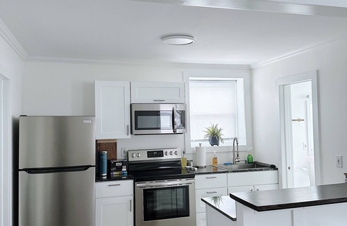 Whitesboro Apartment | Modern 1 BR apt | Close to everything | Whitesboro