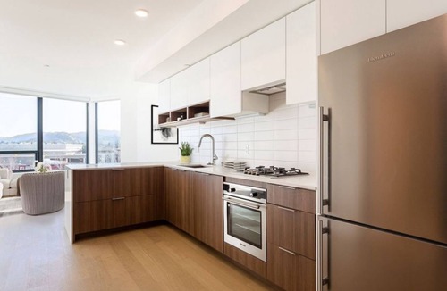 Walnut Creek Condo | Modern 1BR Condo w/Rooftop Garden, Walnut Creek