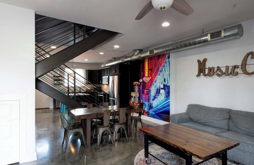 Cleveland Park Condo | Modern 2 BDR Townhome Minutes from Downtown!