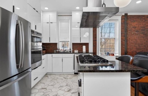 Cohoes Apartment | Modern 2BR/2BA Near Saratoga Race Track, Troy, Albany & Hospitals/Sleeps 6