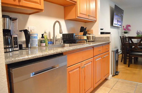 Berkeley Apartment | Modern 3-Bedroom 2 Bathroom 6 Beds Suite with AC, Perfect for Family and Work