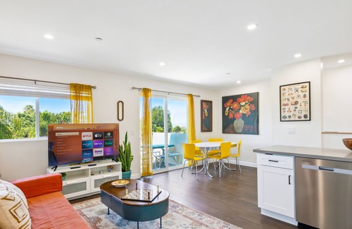 National City House | Modern 3-BR 3-Bath Home w Free Parking, Balcony Views near Beach & Gaslamp