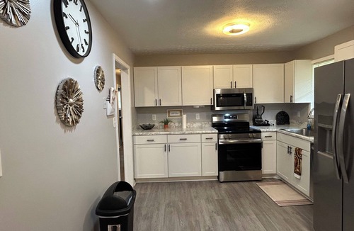 Candler-McAfee House | Modern 3BR Ranch Minutes from Downtown Atlanta Free Parking & Fast WiFi