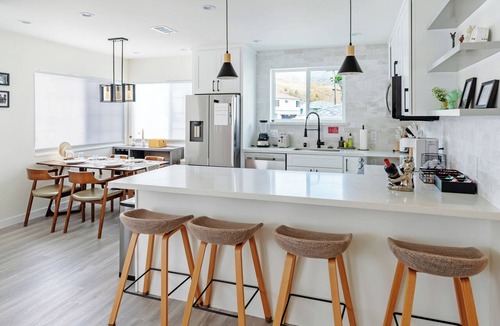 Paradise Valley House | Modern 3BR 2BA/Family Friendly/Smart Toilets/EV Charging/SFO