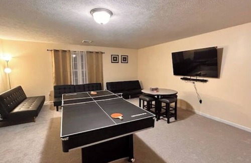 Tobyhanna House | Modern 5 Bedroom Pocono house - Jacuzzi - Gameroom - Near Lake - Golf Couse