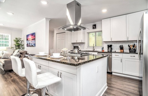 North Decatur House | Modern Contemporary 3BR Getaway Near ATL Pool HotTub BBQ