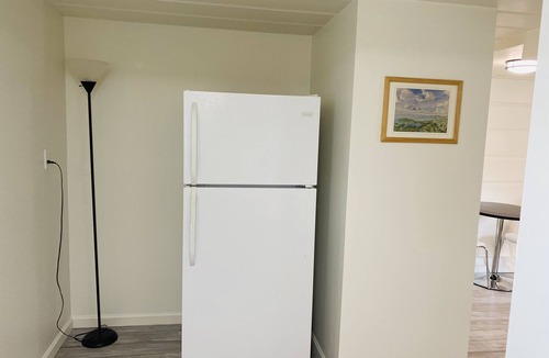 San Bruno Apartment | Modern cozy studio next to Airport