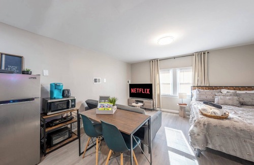 West Orange Apartment | Modern & Cozy Studio with Luxe Spa-Like Bathroom, Close to NYC+Major attractions