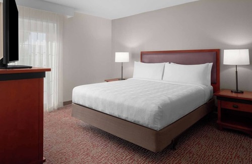 Downtown Hotel | Modern Extended Stay in Campbell – Full Kitchen! Balcony, Free Parking!