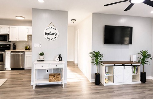 Halethorpe House | Modern Halethorpe Home. Sleeps 8. 4 Beds. Near BWI, UMBC & Baltimore