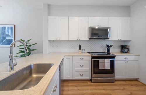 Ewa House | Modern Island Living AC, W/D, Garage, Workspace