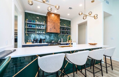 Lake Hamilton House | Modern Lakefront | Gorgeous Views | Sleeps 28